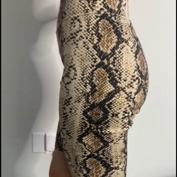 BIKER SHORTS - Picture 1 of 1